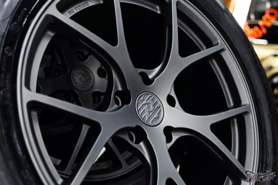 Новые кованые диски для Jeep Grand Cherokee SRT и фирменный Шиномонтаж на вибростенде на оборудовании Hunter